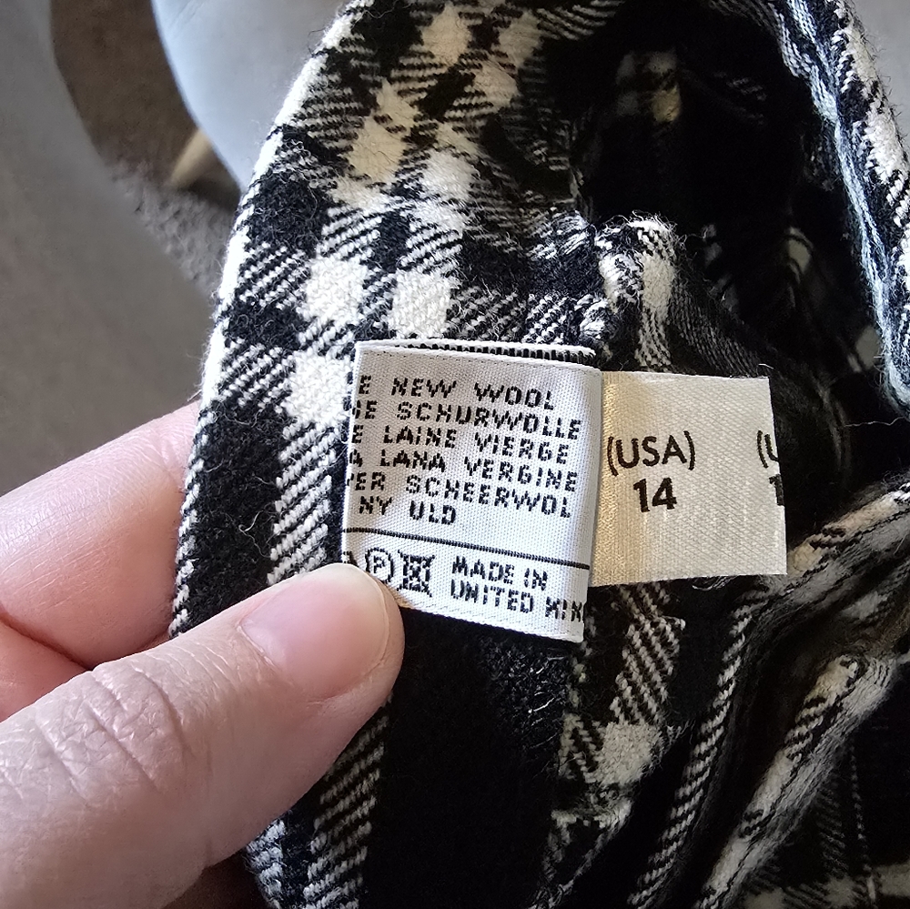 Vintage Black and White Cream Tartan Kilt Kilted Skirt Wool Leather Buckles - Picture 7 of 12